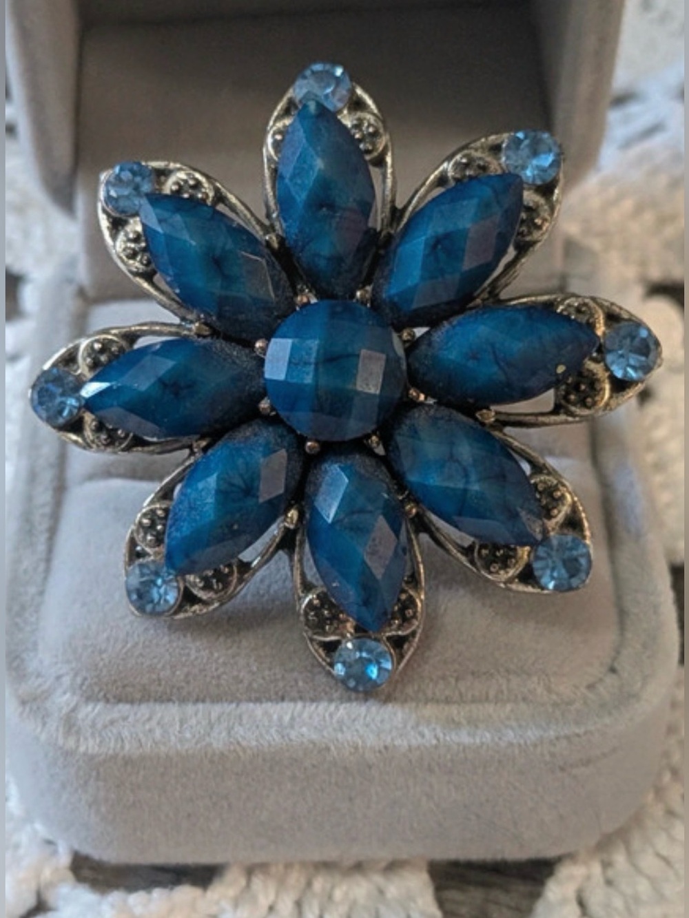 Gorgeous Navy Blue With Rhinestones Flower Floral Ring